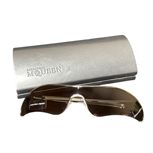 Alexander McQueen Unisex Sunglasses with Case - Brand New